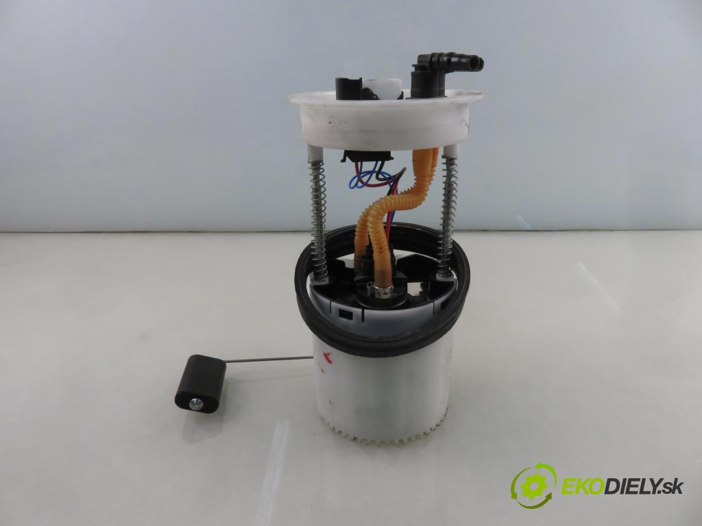 AUDI A3 (8L1) HB 1998 92,00 1.8 - AGN 1781,00 pumpa paliva 707795358