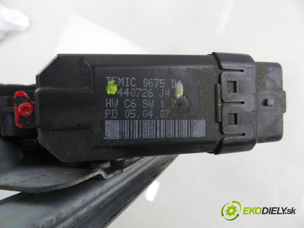 RENAULT SCENIC II (JM0/1_) MINIVAN 2007 63,00 1.5 dCi (JM1F) - K9K 724 1461,00 mechanismus oken LTE 440726J4