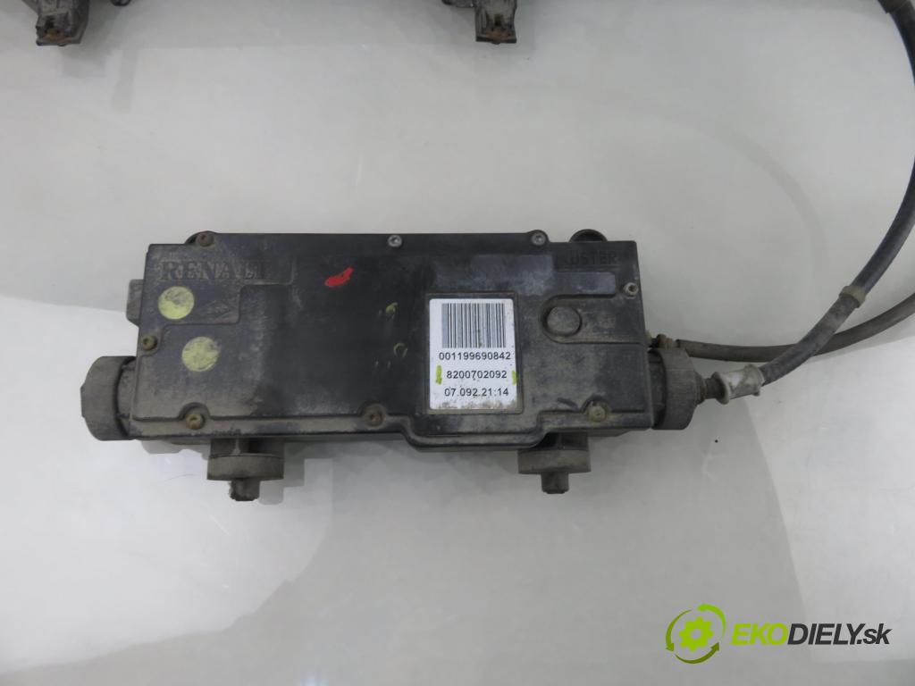 RENAULT SCENIC II (JM0/1_) MINIVAN 2007 63,00 1.5 dCi (JM1F) - K9K 724 1461,00 BRZDA: ručně elektrický 8200702092