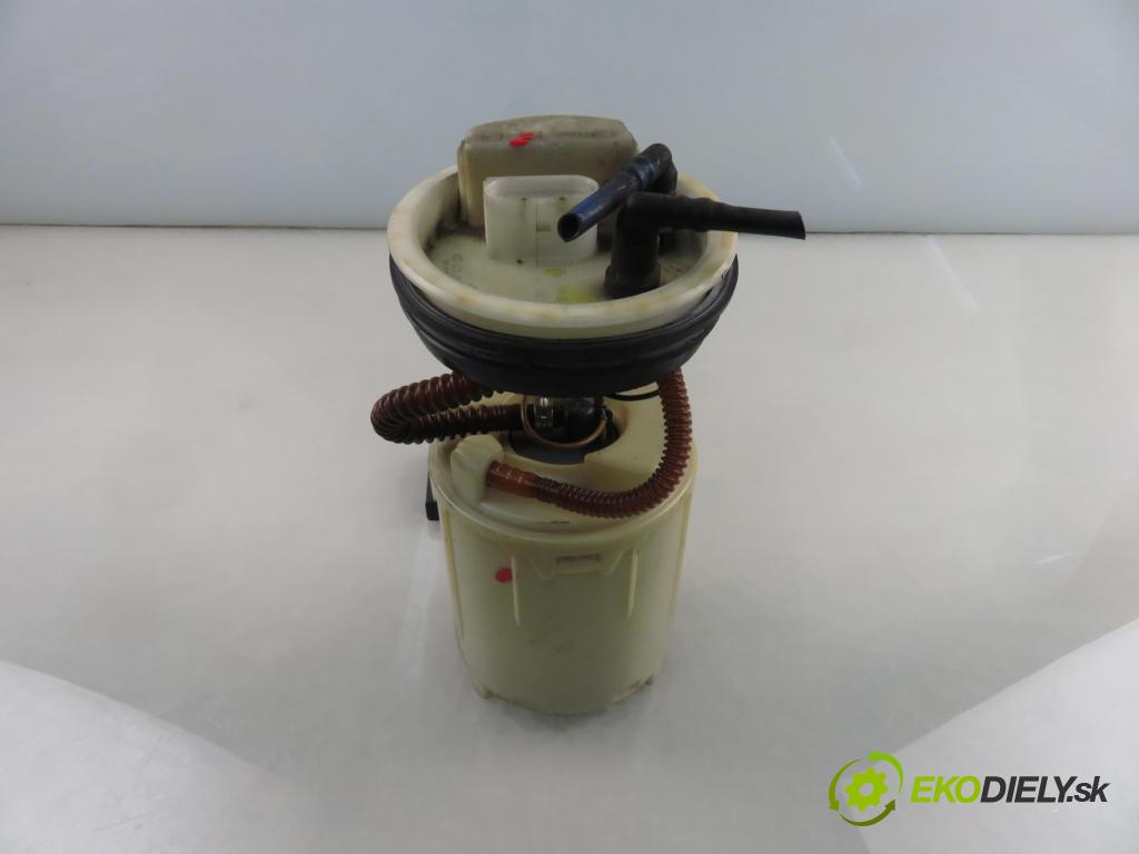 VW GOLF IV (1J1) HB 1998 74,00 1.6 - AKL 1595,00 pumpa paliva 1J0919051D