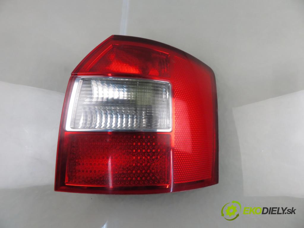 AUDI A4 Avant (8E5, B6) KOMBI 2003 132,00 2.5 TDI quattro - AKE 2496,00 světlo pravé zadní 8E9945096