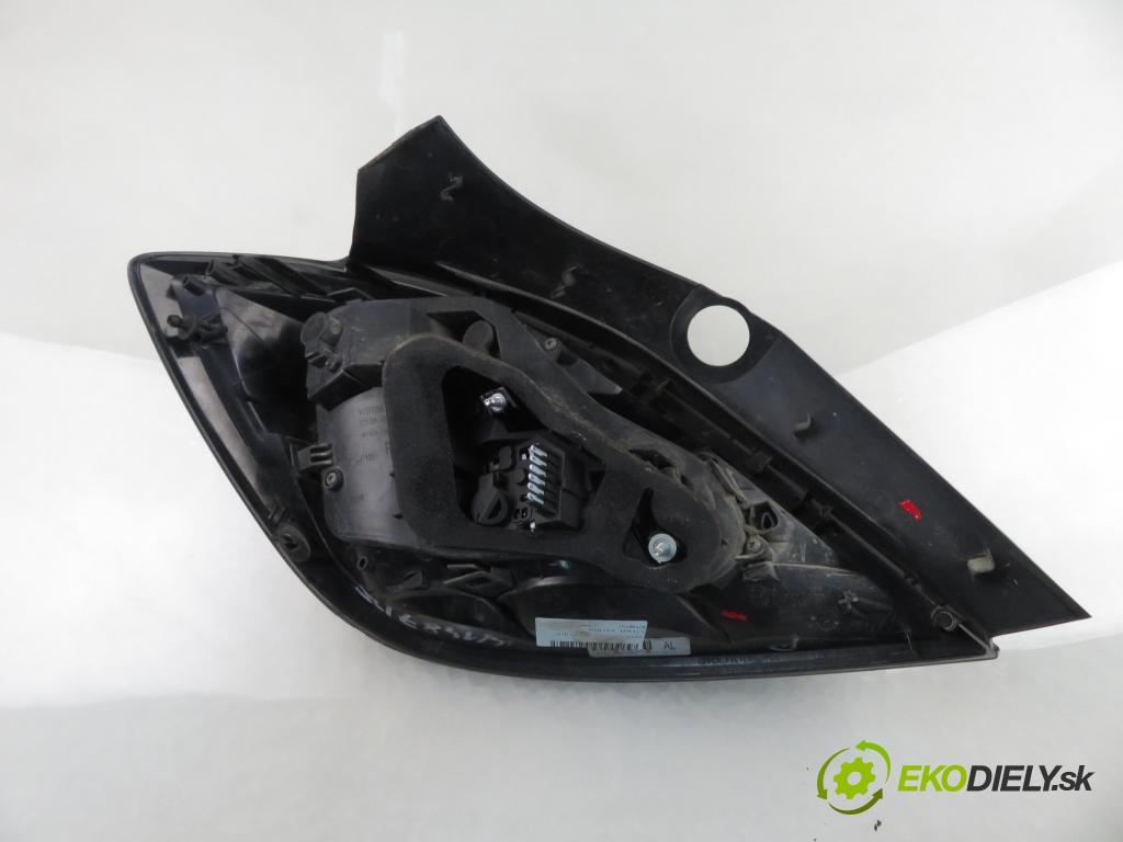 OPEL ASTRA H (A04) HB 2007 74,00 1.7 CDTI 100 - Z 17 DTH 1686,00 světlo pravé zadní 13222325
