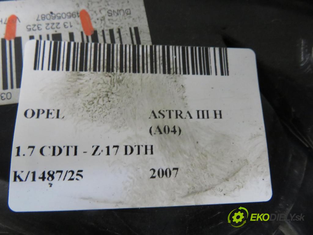 OPEL ASTRA H (A04) HB 2007 74,00 1.7 CDTI 100 - Z 17 DTH 1686,00 světlo pravé zadní 13222325