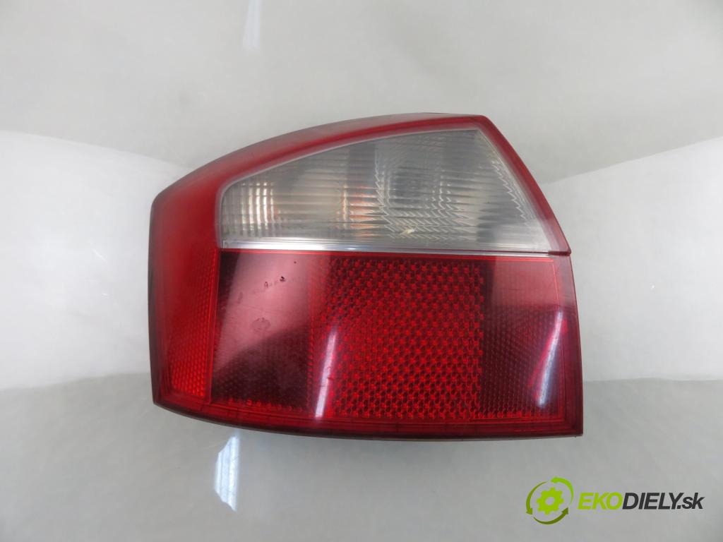 AUDI A4 (8E2, B6) SEDAN 2004 96,00 1.9 TDI PD 130 1896,00 světlo levé zadní 8E0945095