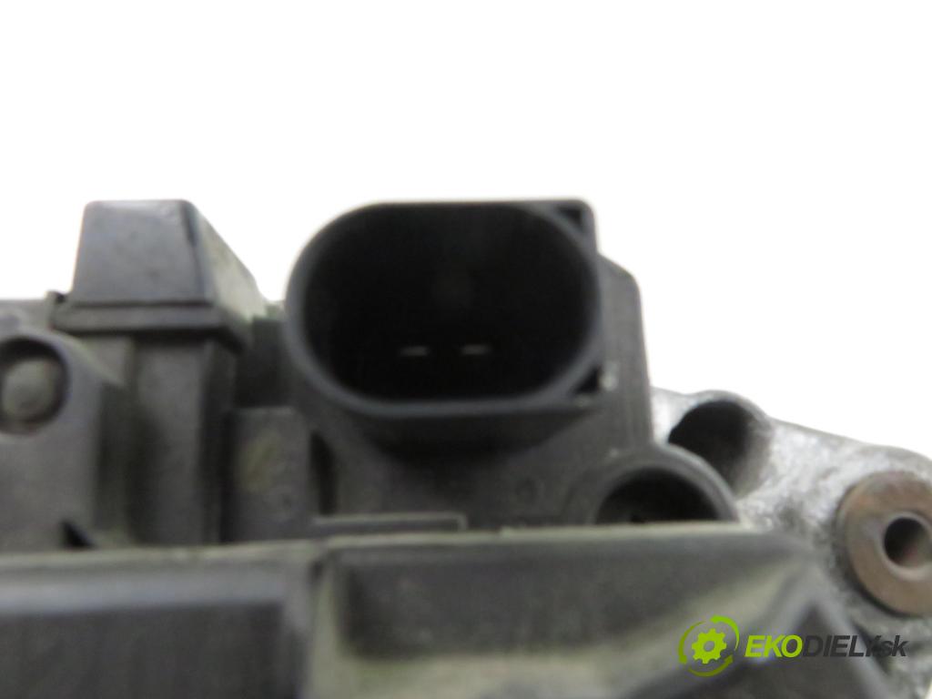 VW PASSAT B5.5 Variant (3B6) KOMBI 2001 96,00 1.9 TDI - AWX 1896,00 Alternátor 028903031 ; 0124515083 (Alternátor)