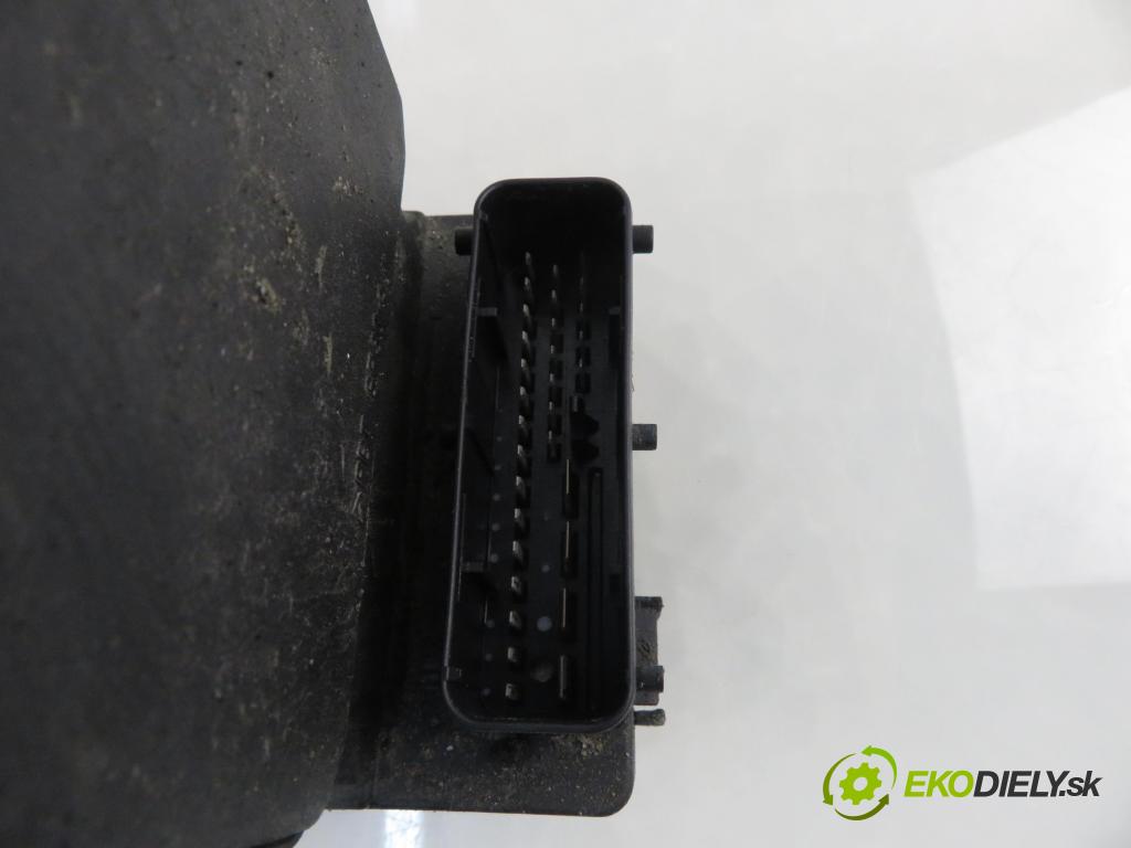 VW PASSAT B5.5 Variant (3B6) KOMBI 2001 96,00 1.9 TDI - AWX 1896,00 Pumpa ABS 0273004573 ; 0265220621 (Pumpa ABS)