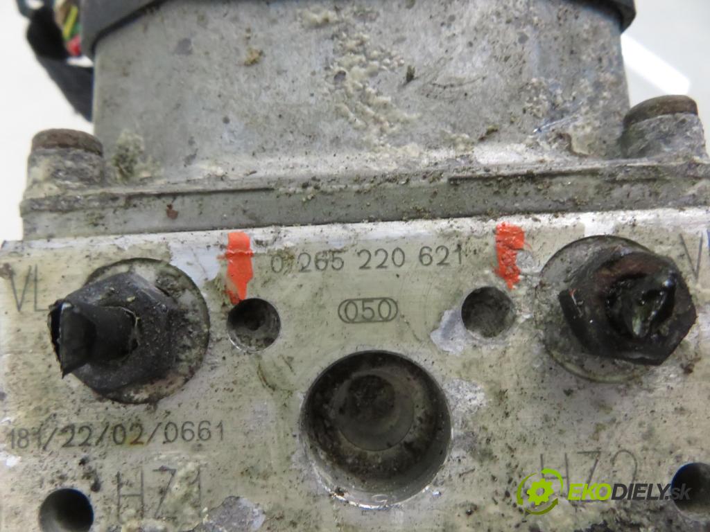 VW PASSAT B5.5 Variant (3B6) KOMBI 2001 96,00 1.9 TDI - AWX 1896,00 Pumpa ABS 0273004573 ; 0265220621 (Pumpa ABS)