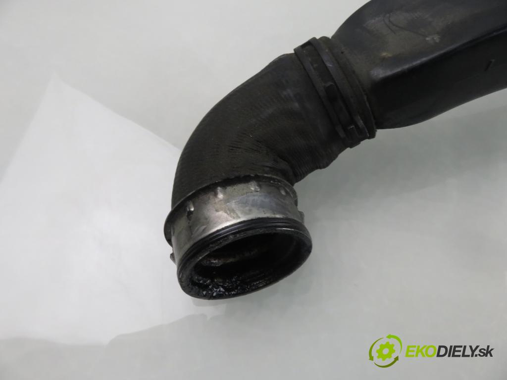 AUDI A4 Avant (8E5, B6) KOMBI 2003 96,00 1.9 TDI PD 130 - AVF 1896,00 Rúra intercoolera turba 3B0145762C ; 0281002401 ; 038906051C