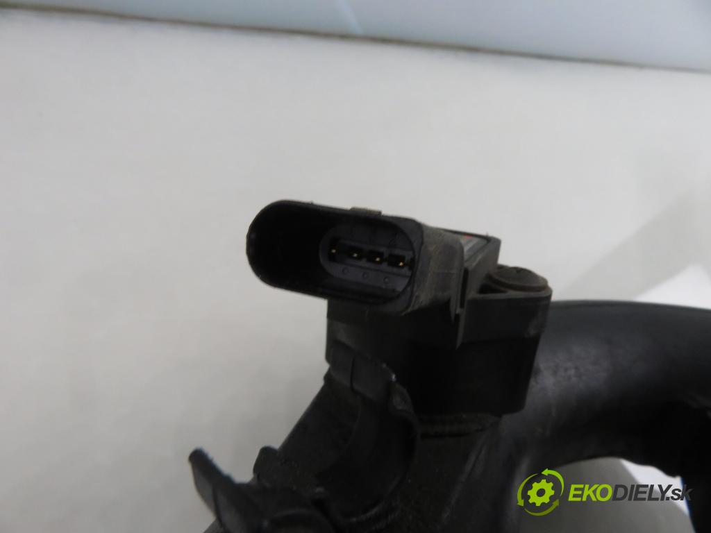 AUDI A4 Avant (8E5, B6) KOMBI 2003 96,00 1.9 TDI PD 130 - AVF 1896,00 Rúra intercoolera turba 3B0145762C ; 0281002401 ; 038906051C