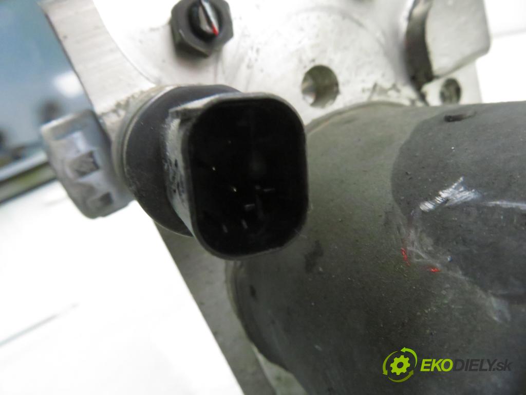 AUDI A4 (8E2, B6) SEDAN 2004 96,00 1.9 TDI PD 130 1896,00 Pumpa ABS 0265950011 ; 8E0614517 ; 0265225048 (Pumpa ABS)