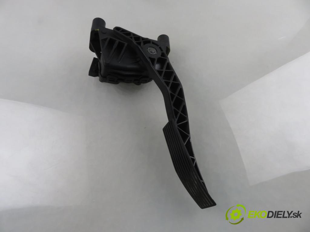 OPEL ASTRA H (A04) HB 2007 74,00 1.7 CDTI 100 - Z 17 DTH 1686,00 Potenciometer plynu 9157998BK ; 6PV00811200 (Potenciometer plynového pedálu)