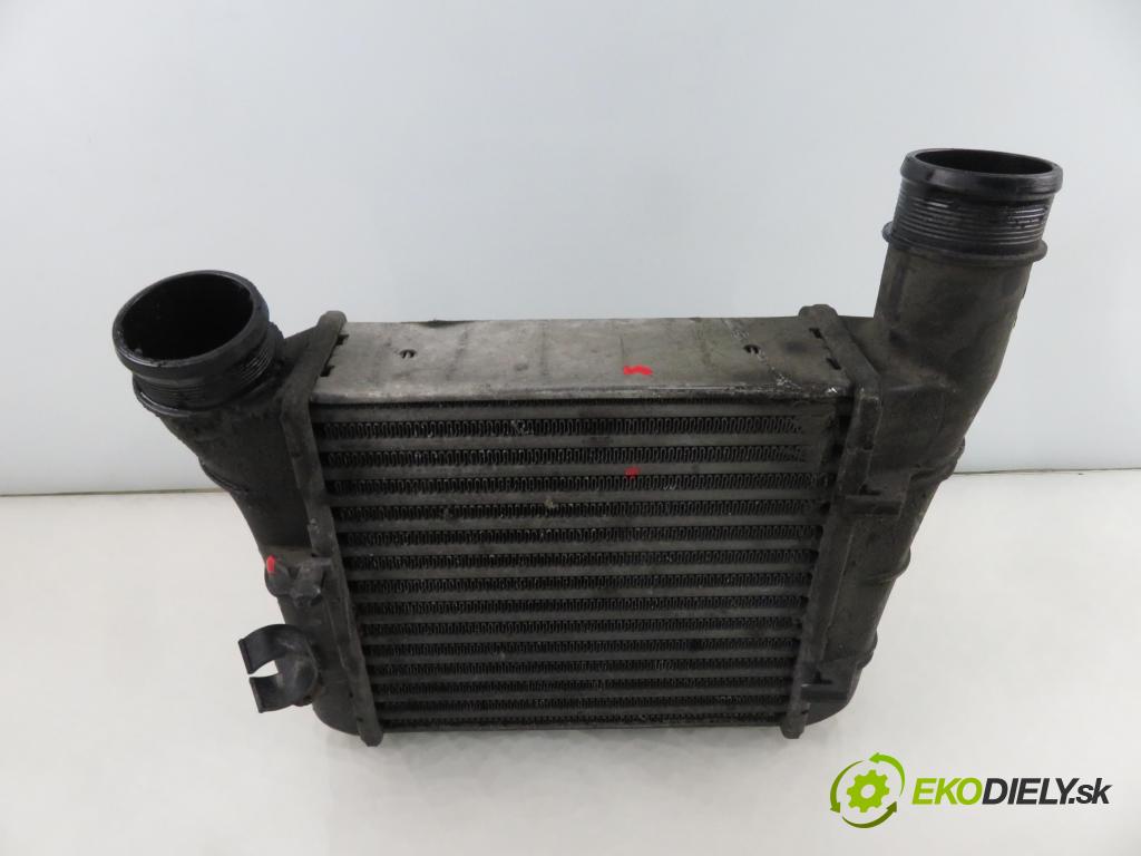 AUDI A4 (8E2, B6) SEDAN 2004 96,00 1.9 TDI PD 130 1896,00 chladič intercooler 8E0145805S