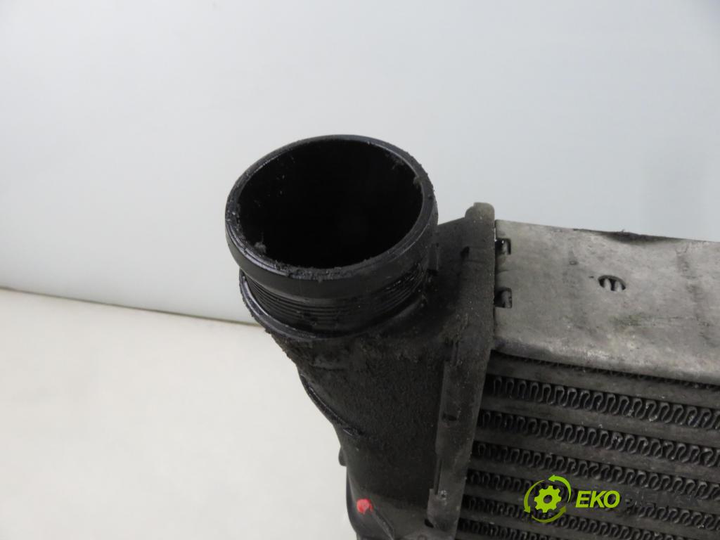 AUDI A4 (8E2, B6) SEDAN 2004 96,00 1.9 TDI PD 130 1896,00 chladič intercooler 8E0145805S