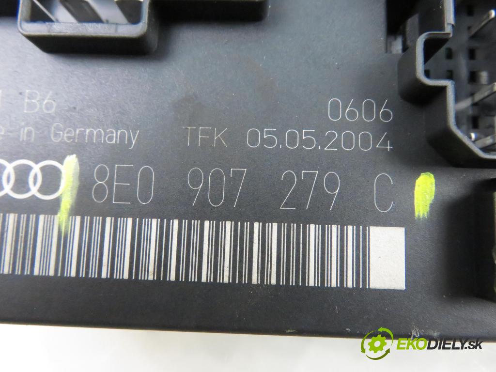 AUDI A4 (8E2, B6) SEDAN 2004 96,00 1.9 TDI PD 130 1896,00 řídící jednotka světla 8E0907279C
