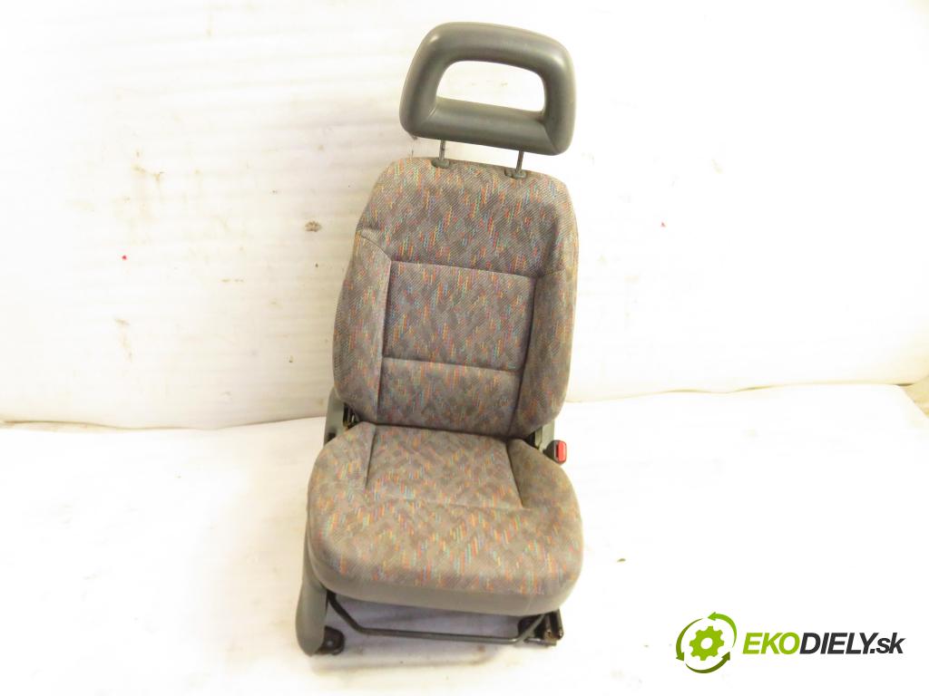 SUZUKI JIMNY (FJ) SUV 2000 59,00 1.3 16V 4WD (SN413) - G13BB 1298,00 sedadlo CESTUJÍCÍ/PP 