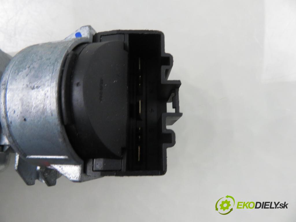 LAND ROVER RANGE ROVER SPORT (L320) SUV 2007 140,00 2.7 TDV6 4x4 190 - 276DT (PSA) 2720,00 spinačka 3M513F880AC (Spínacia skrinka)