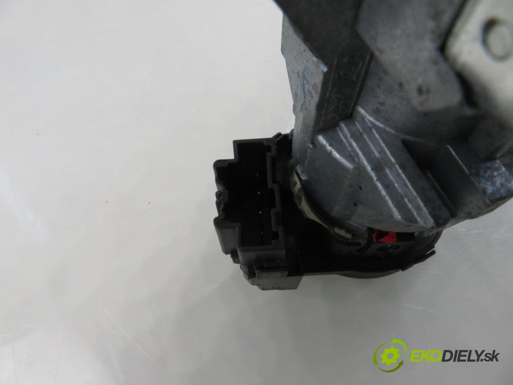 LAND ROVER RANGE ROVER SPORT (L320) SUV 2007 140,00 2.7 TDV6 4x4 190 - 276DT (PSA) 2720,00 spinačka 3M513F880AC (Spínacia skrinka)