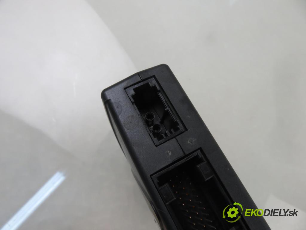 LAND ROVER RANGE ROVER SPORT (L320) SUV 2007 140,00 2.7 TDV6 4x4 190 - 276DT (PSA) 2720,00 MODUL BLUETOOTH XVJ500420