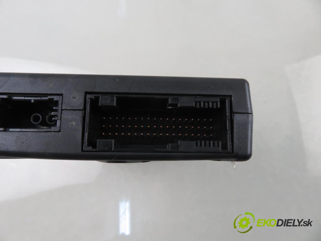 LAND ROVER RANGE ROVER SPORT (L320) SUV 2007 140,00 2.7 TDV6 4x4 190 - 276DT (PSA) 2720,00 MODUL BLUETOOTH XVJ500420