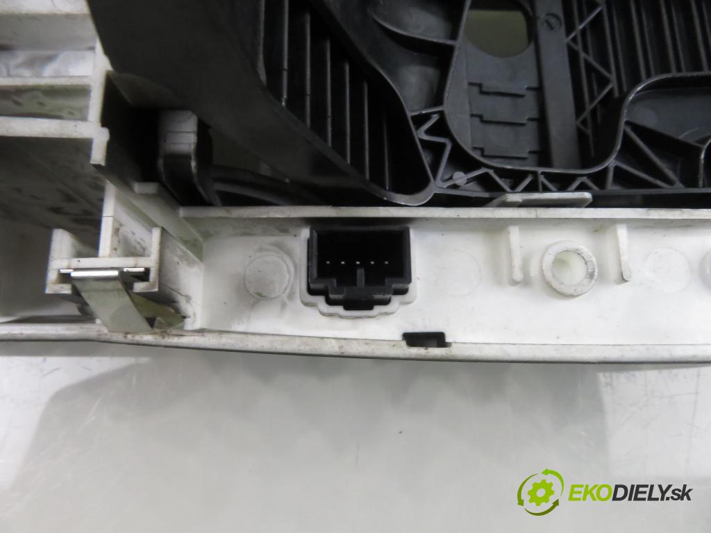 LAND ROVER RANGE ROVER SPORT (L320) SUV 2007 140,00 2.7 TDV6 4x4 190 - 276DT (PSA) 2720,00 rámeček ŽIVOTY zvedák: YUD501710 ; 5H3213D730DC ; FJG500032XXX