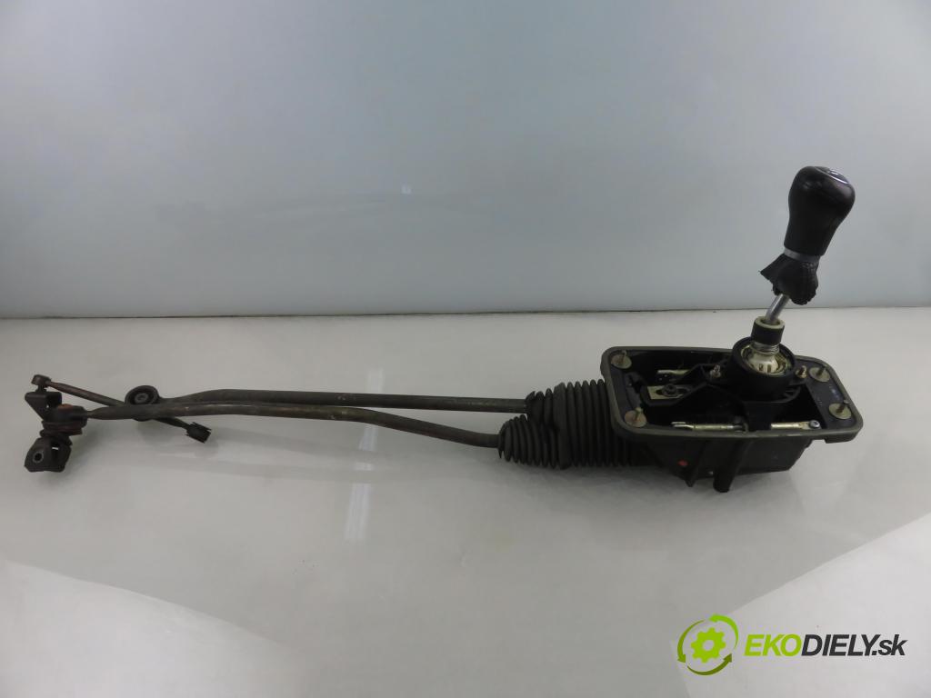 AUDI A4 (8E2, B6) SEDAN 2004 96,00 1.9 TDI PD 130 1896,00 ZVEDÁK: