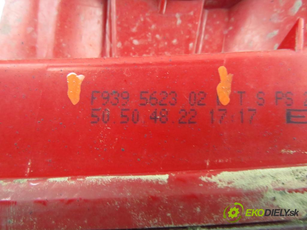 ALFA ROMEO 159 (939_) KOMBI 2007 88,00 1.9 JTDM 8V - 939 A1.000 1910,00 světlo levé zadní kufr F939562302