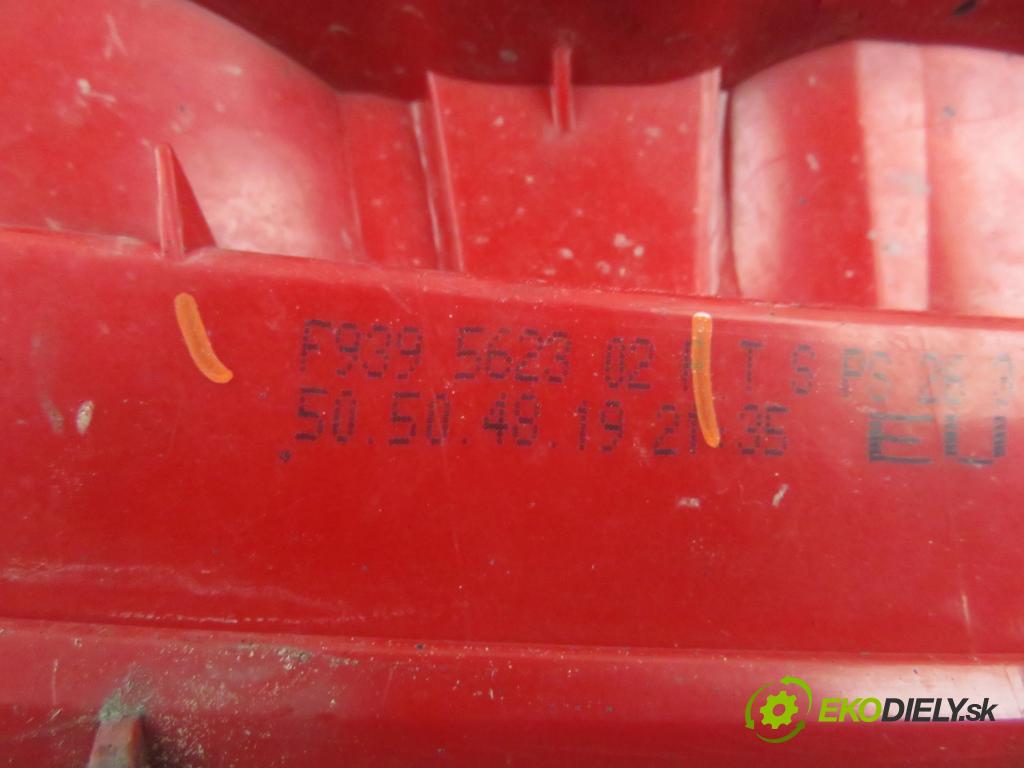 ALFA ROMEO 159 (939_) KOMBI 2007 88,00 1.9 JTDM 8V - 939 A1.000 1910,00 světlo pravé zadní kufr F939562302