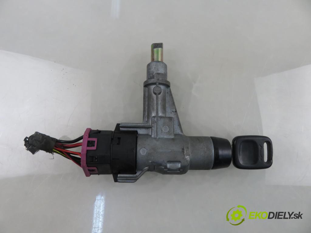 AUDI 80 (89, 89Q, 8A, B3) SEDAN 1988 66,00 1.8 S - NE 1781,00 spinačka 893905851D (Spínacia skrinka)