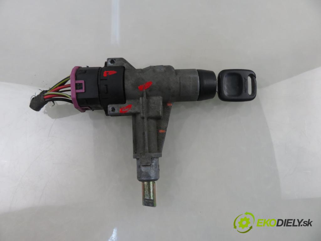 AUDI 80 (89, 89Q, 8A, B3) SEDAN 1988 66,00 1.8 S - NE 1781,00 spinačka 893905851D (Spínacia skrinka)