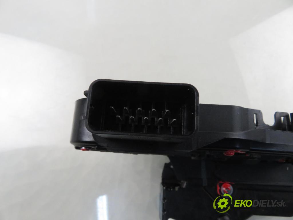 LAND ROVER RANGE ROVER SPORT (L320) SUV 2007 140,00 2.7 TDV6 4x4 190 - 276DT (PSA) 2720,00 zámok LTE FQM000158