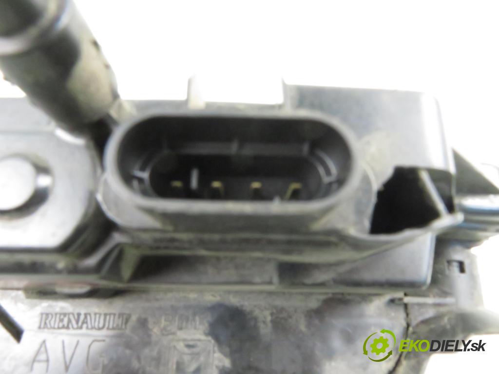 RENAULT LAGUNA II (BG0/1_) LIFTBACK 2002 88,00 1.9 dCi 120 - F9Q 750 1870,00 zámok