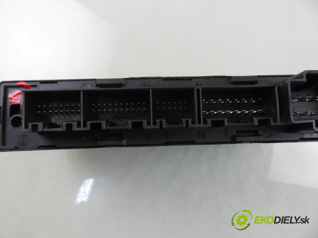 AUDI A4 (8E2, B6) SEDAN 2004 96,00 1.9 TDI PD 130 1896,00 MODUL komfortu 8E0959433AR ; 00002727B5