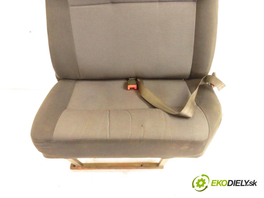 OPEL VIVARO A Skrzynia (X83) FURGON 2003 60,00 1.9 DI 80 - F9Q 762 1870,00 sedadlo CESTUJÍCÍ/PP