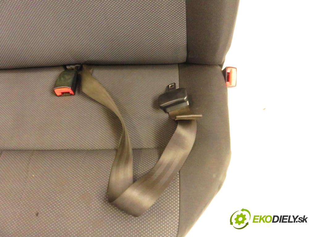 OPEL VIVARO A Skrzynia (X83) FURGON 2003 60,00 1.9 DI 80 - F9Q 762 1870,00 sedadlo CESTUJÍCÍ/PP