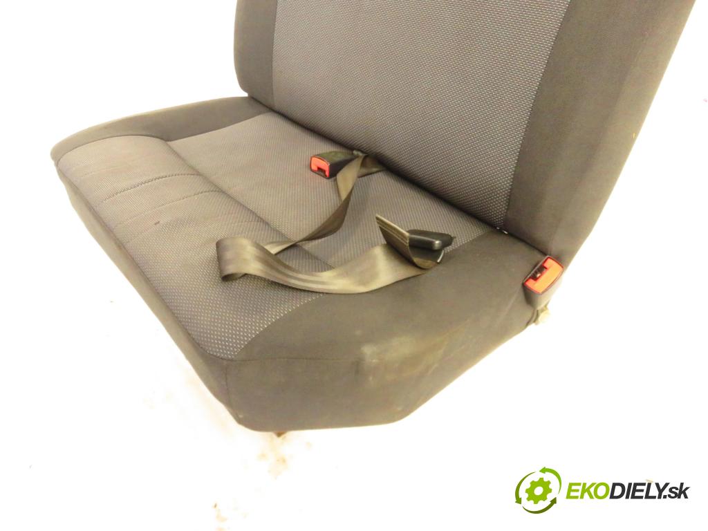 OPEL VIVARO A Skrzynia (X83) FURGON 2003 60,00 1.9 DI 80 - F9Q 762 1870,00 sedadlo CESTUJÍCÍ/PP