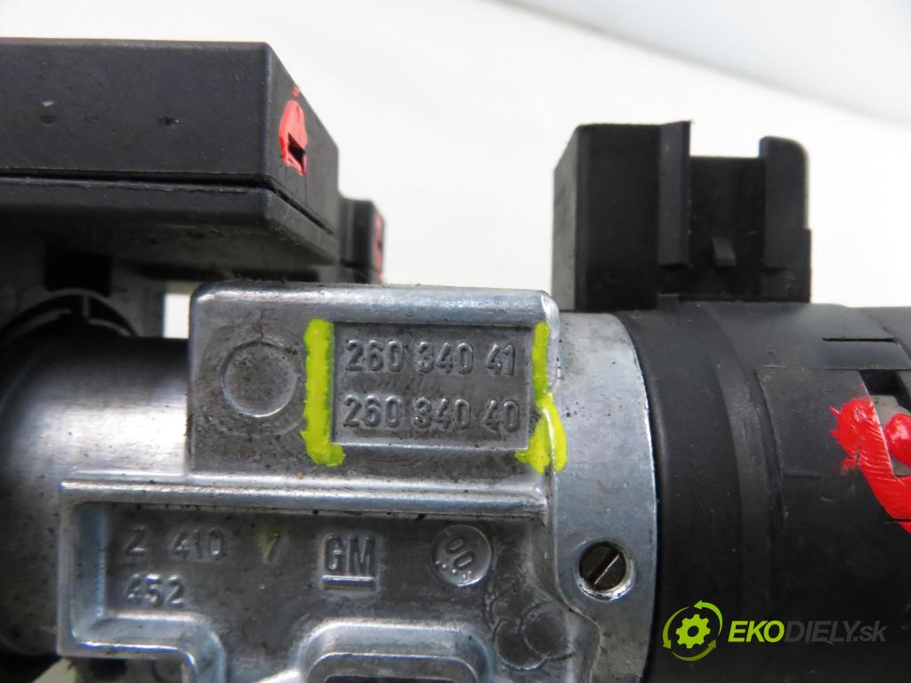 OPEL CORSA B (S93) HB 1998 40,00 1.0 i 12V 54 - X 10 XE 973,00 spinačka 26034041 ; 26034040 ; 24418928 (Spínacia skrinka)