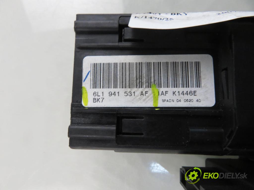 SEAT IBIZA III (6L1) HB 2007 55,00 1.4 16V - BKY 1390,00 přepínač světla 6L1941531AF