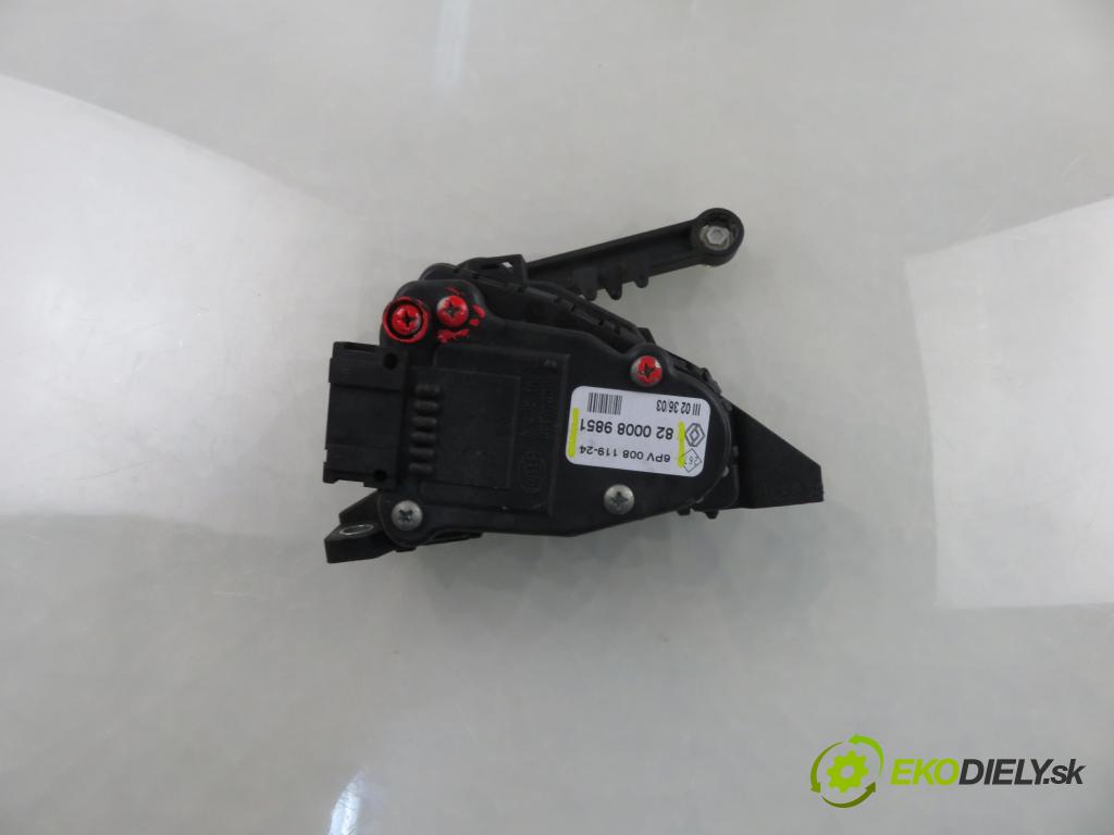 RENAULT CLIO II (BB_, CB_) HB 2003 55,00 1.2 16V 75 - D4F 712 1149,00 Potenciometer plynu 8200089851 ; 6PV00811924 (Potenciometer plynového pedálu)