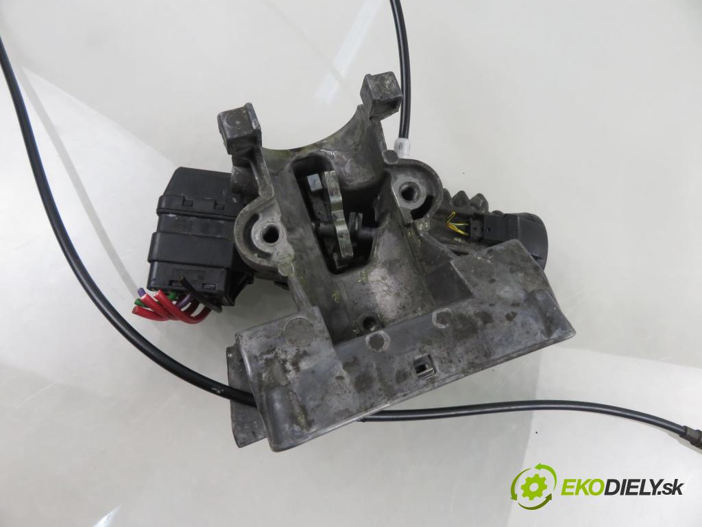 BMW 5 Touring (E39) KOMBI 2001 135,00 530 d - M57 D30 (306D1) 2926,00 spinačka 1095824 ; 1095809 (Spínacia skrinka)