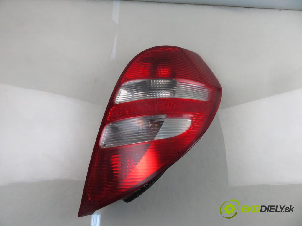 MERCEDES-BENZ KLASA A (W169) HB 2004 80,00 2.0 CDI 109 - OM 640.940 1991,00 světlo pravé zadní 