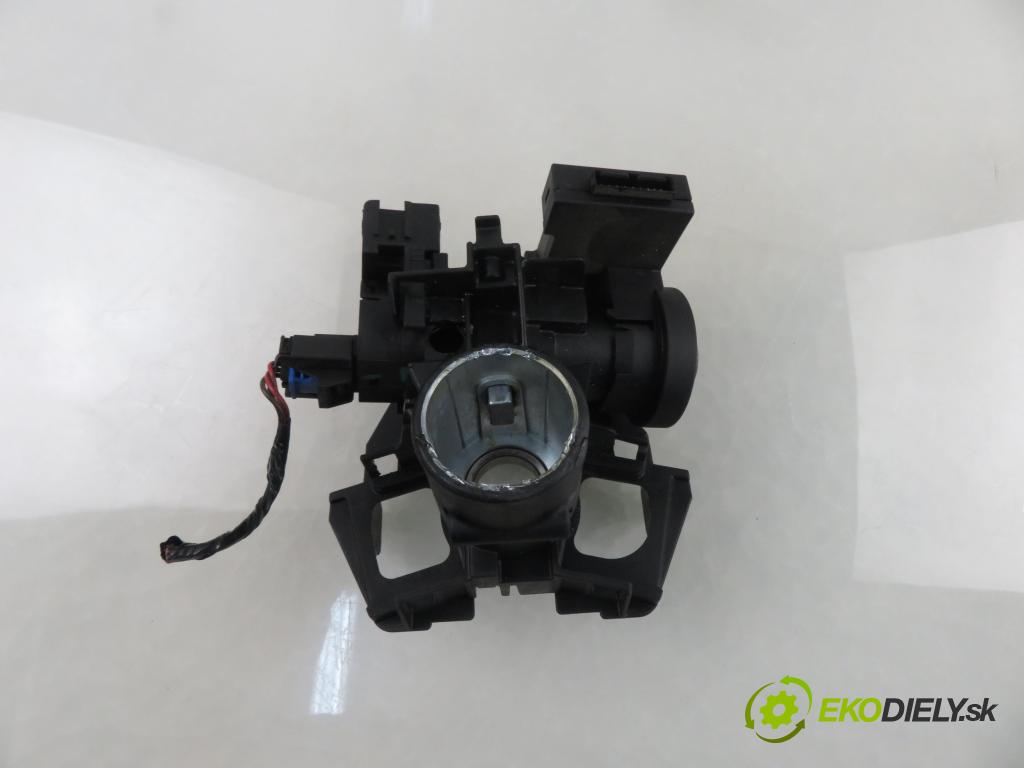 OPEL CORSA C (X01) HB 2000 55,00 1.7 DTI - Y 17 DT 1686,00 spinačka 90589313 ; 5WK4763 (Spínacia skrinka)