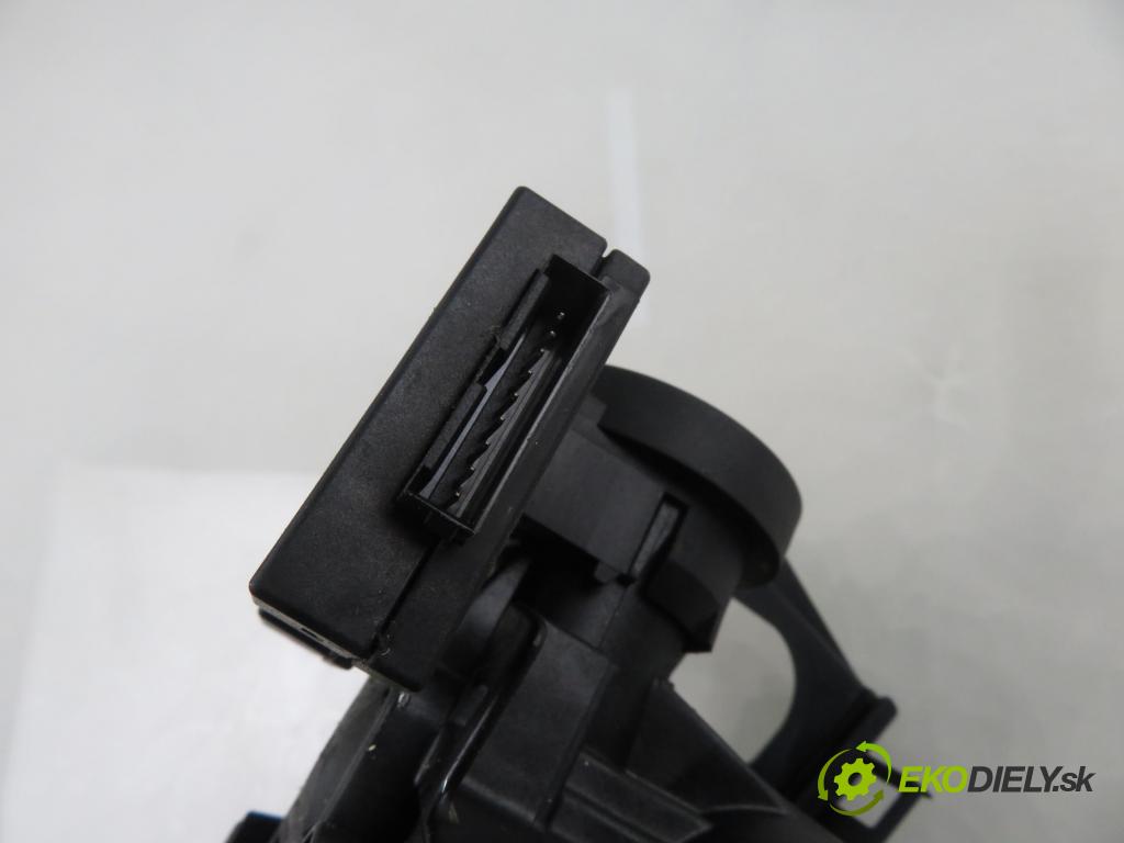 OPEL CORSA C (X01) HB 2000 55,00 1.7 DTI - Y 17 DT 1686,00 spinačka 90589313 ; 5WK4763 (Spínacia skrinka)