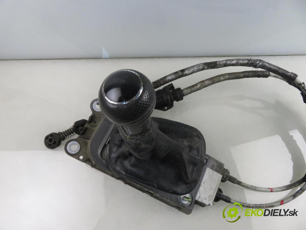 VW GOLF IV (1J1) HB 2002 74,00 1.9 TDI PD 101 - AXR 1896,00 ZVEDÁK: 1J0711265N