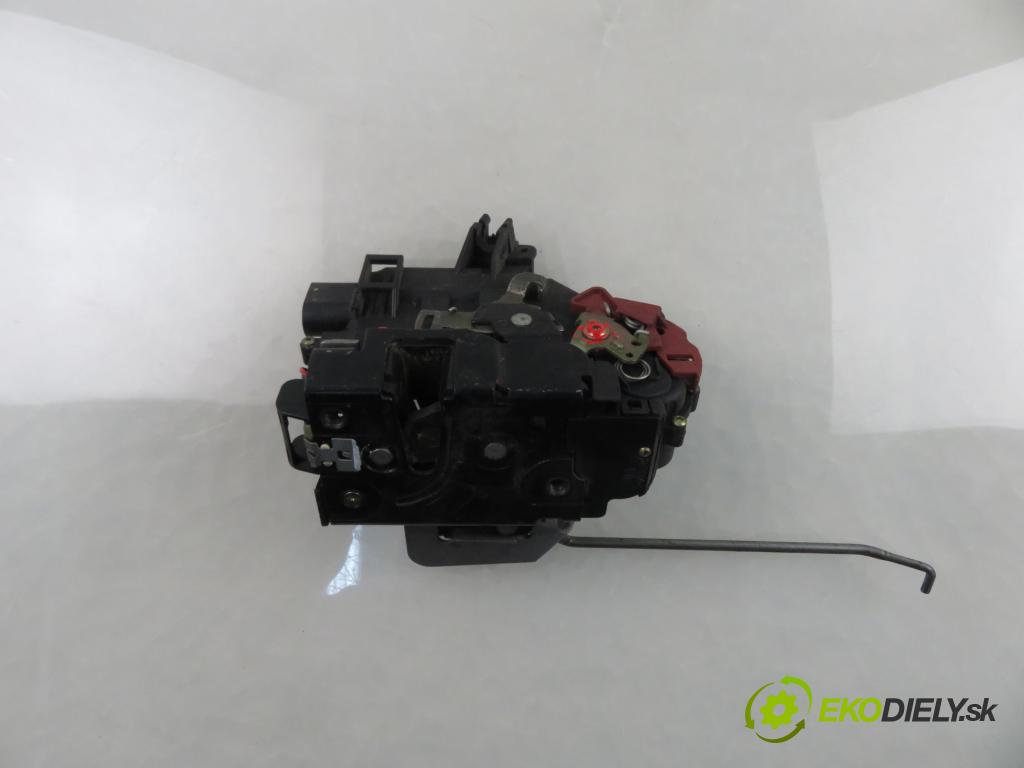 AUDI A4 (8E2, B6) SEDAN 2004 96,00 1.9 TDI PD 130 1896,00 zámok PPE 8E1837016C