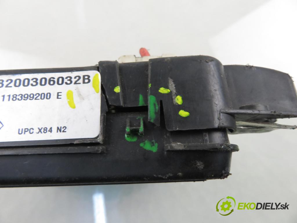 RENAULT SCENIC II (JM0/1_) MINIVAN 2004 60,00 1.5 dCi (JM0F) - K9K 722 1461,00 MODUL BSI 8200306032B ; S118399200E