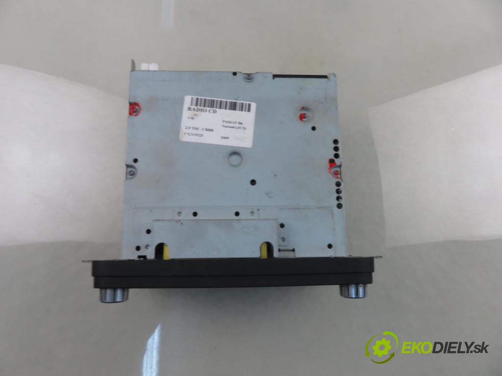 VW PASSAT B6 Variant (3C5) KOMBI 2009 125,00 2.0 TDI - CBBB 1968,00 RADIO CD 3C8035195