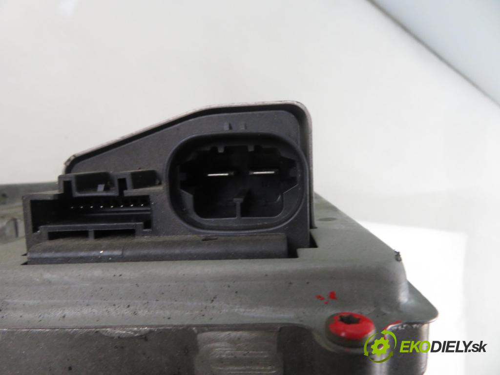RENAULT SCENIC II (JM0/1_) MINIVAN 2004 60,00 1.5 dCi (JM0F) - K9K 722 1461,00 SLOUPEC / PODPORA elektrický 8200035272 ; 50300389