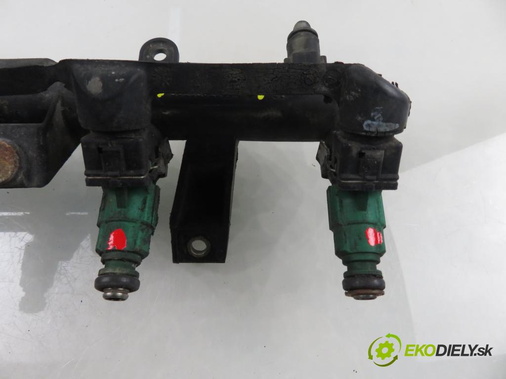 CITROEN BERLINGO FIRST Skrzynia (M_) FURGON 2004 44,00 1.1 i (MAHDZ, MBHDZ, MBHFX) - HFX (TU1JP) 1124,00 Lišta vstrekovacia 0280156025 ; 9628982980D (Vstrekovacia lišta)