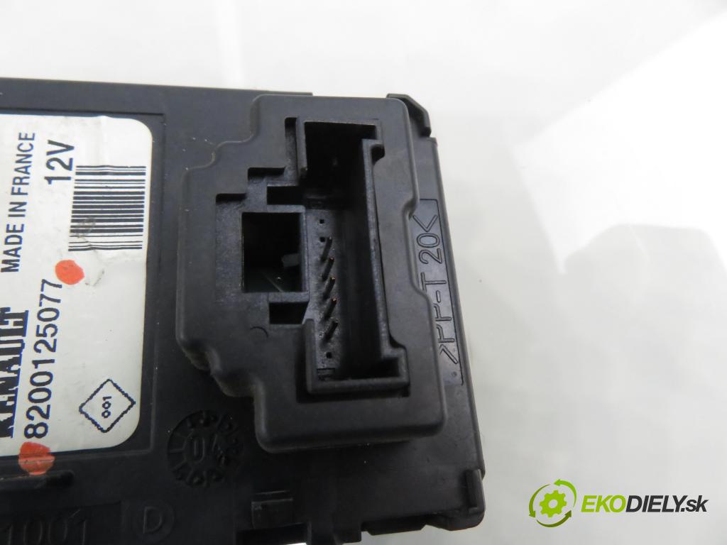 RENAULT SCENIC II (JM0/1_) MINIVAN 2004 88,00 1.9 dCi 120 - F9Q 812 1870,00 čítač KARTY: S118539002B ; 8200125077