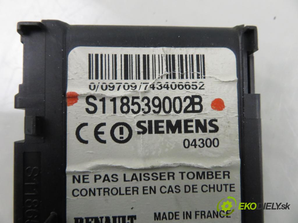 RENAULT SCENIC II (JM0/1_) MINIVAN 2004 88,00 1.9 dCi 120 - F9Q 812 1870,00 čítač KARTY: S118539002B ; 8200125077